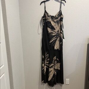 Chic Floral Maxi Dress in Black and Tan
